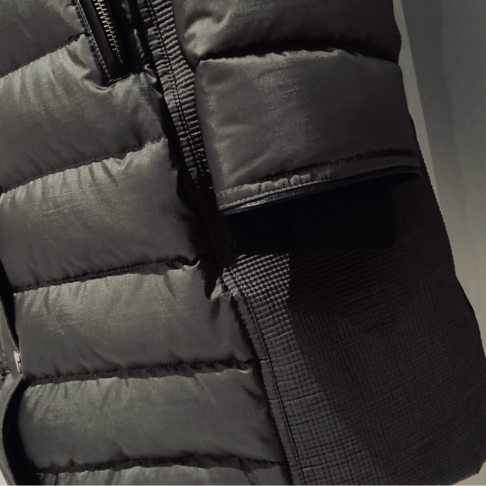 BURBERRY LONDON  ABBEYDALE FOX-FUR TRIMMED PUFFER COAT. - Picture 9 of 14